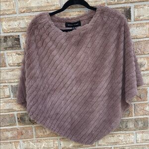 Black Rivet Textured Mauve Poncho
